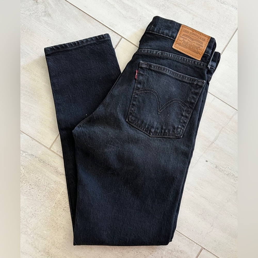 Levi's Wedgie Icon Fit - High Waisted Straight Leg Black Jeans - Size 24 - Picture 2 of 6